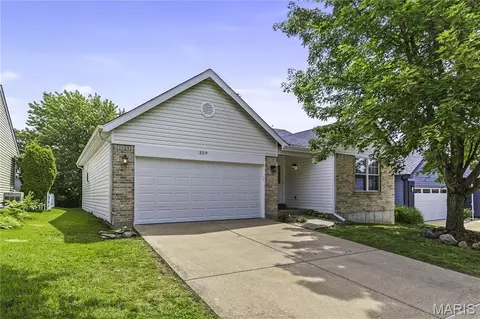 329 Crescent Ave, Valley Park, MO 63088