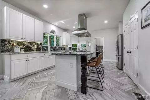 Kitchen - 724 Oaksdale Summit Ct, Wildwood, MO 63011 photo 1 of 8