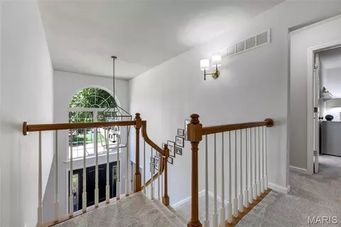 Entry Way - 724 Oaksdale Summit Ct, Wildwood, MO 63011 photo 3 of 6