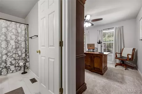 Entry Way - 724 Oaksdale Summit Ct, Wildwood, MO 63011 photo 4 of 6