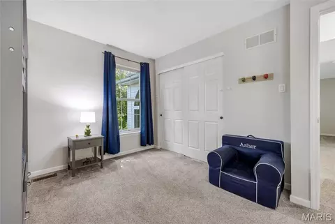 Bedroom - 724 Oaksdale Summit Ct, Wildwood, MO 63011 photo 9 of 11