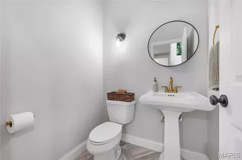 Bath - 724 Oaksdale Summit Ct, Wildwood, MO 63011 photo 1 of 9