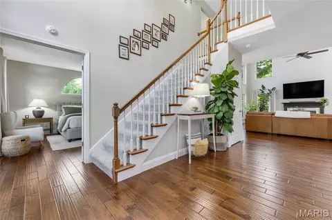 Entry Way - 724 Oaksdale Summit Ct, Wildwood, MO 63011 photo 2 of 6