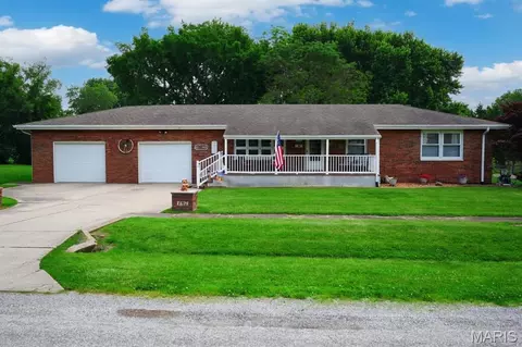 702 N 4th St, Benld, IL 62009