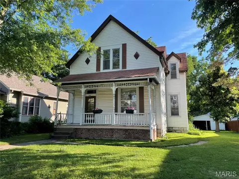 714 Monroe St, Saint Charles, MO 63301