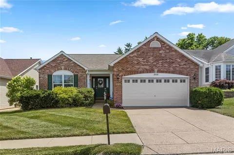 2038 Hawks Landing Dr, Lake Saint Louis, MO 63367