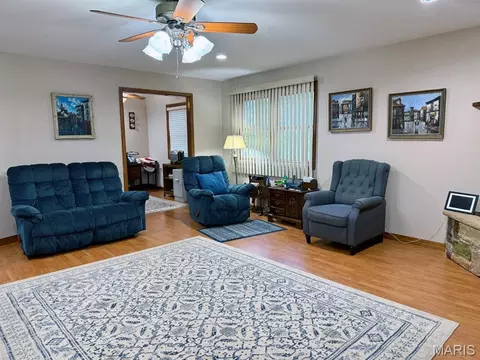 Living - 1205 N Hickory St, Dexter, MO 63841 photo 2 of 2