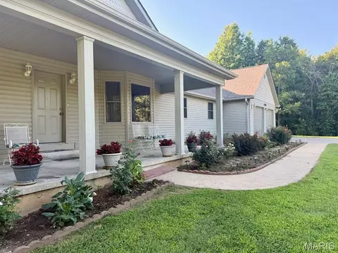 Exterior - 1205 N Hickory St, Dexter, MO 63841 photo 2 of 4