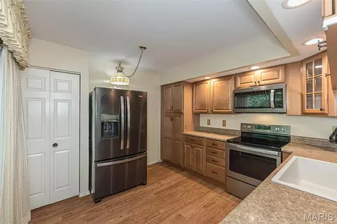 Kitchen - 817 Woodside Trails Dr, Ballwin, MO 63021 photo 1 of 3