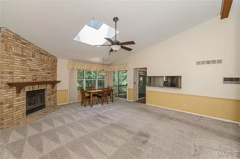 Living - 817 Woodside Trails Dr, Ballwin, MO 63021 photo 2 of 5