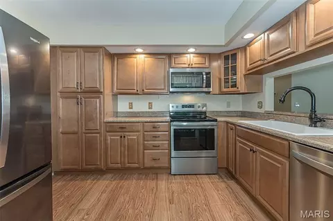 Kitchen - 817 Woodside Trails Dr, Ballwin, MO 63021 photo 2 of 3