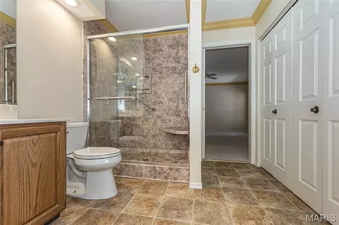 Bath - 817 Woodside Trails Dr, Ballwin, MO 63021 photo 2 of 4