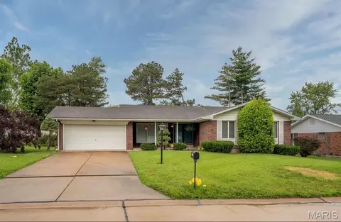 11523 Corlyn Dr, Saint Louis, MO 63138