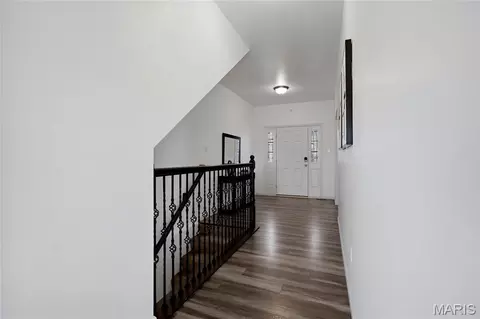 Entry Way - 1307 Bloomfield Dr, Eureka, MO 63025 photo 1 of 2
