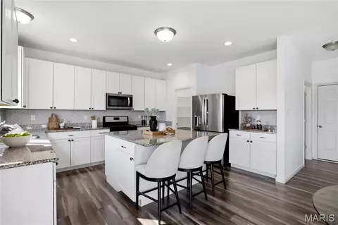 Kitchen - 1307 Bloomfield Dr, Eureka, MO 63025 photo 1 of 2
