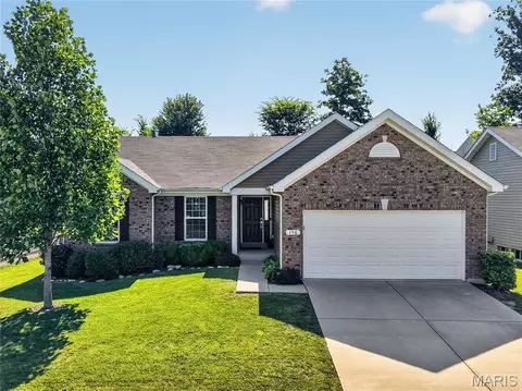 156 Hidden Bluffs Dr, Lake Saint Louis, MO 63367