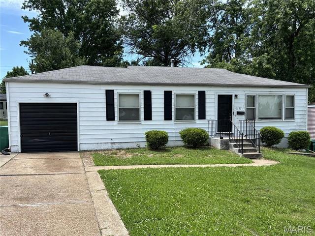 10235 Cabot Dr, Saint Louis, MO 63137