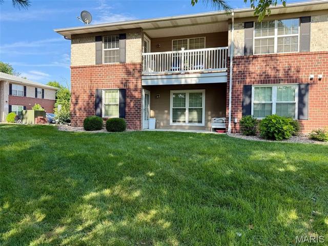 406 S Church St #416, Saint Peters, MO 63376