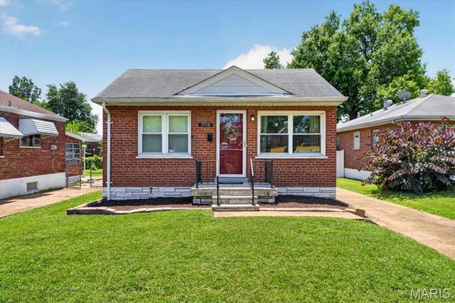5716 Eichelberger St, Saint Louis, MO 63109