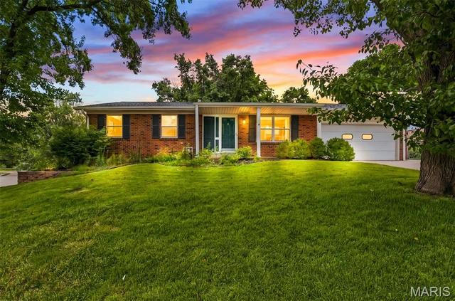 3350 Greenbridge Dr, Bridgeton, MO 63044