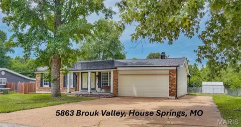 5863 Brouk Valley Dr, House Springs, MO 63051
