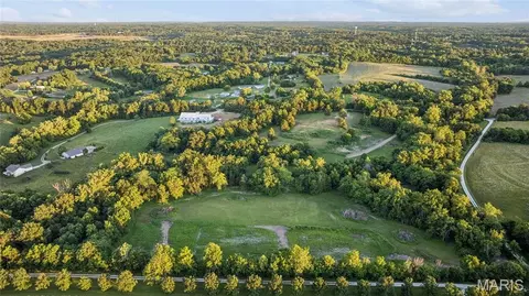 22245 Lix Rd, Warrenton, MO 63383