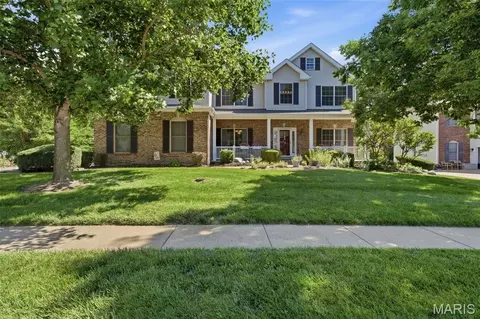 10209 Eddingham Ter, Saint Louis, MO 63128