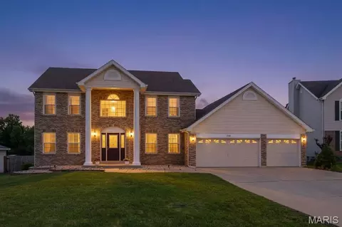 210 Autumn Rose Ct, O'fallon, MO 63368