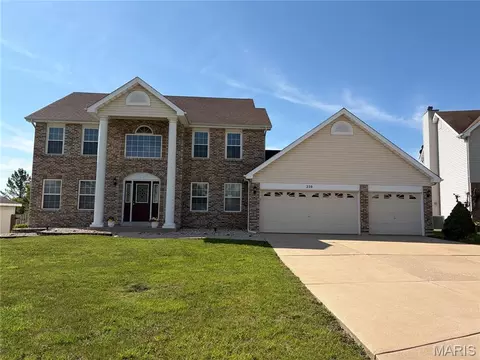 210 Autumn Rose Ct, O'fallon, MO 63368