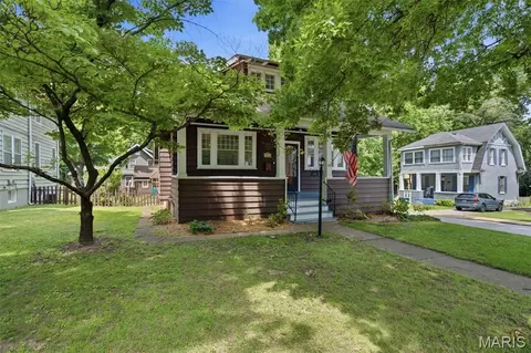 125 S Elm Ave, Saint Louis, MO 63119