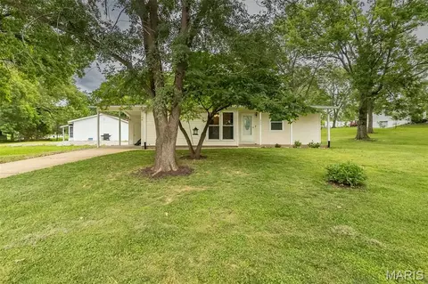 Exterior - 250 Sunset Dr, Ballwin, MO 63011 photo 1 of 6