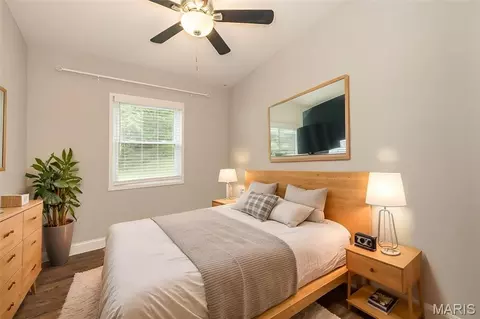 Bedroom - 250 Sunset Dr, Ballwin, MO 63011 photo 4 of 7