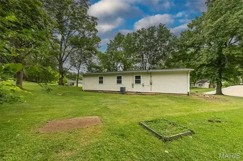 Exterior - 250 Sunset Dr, Ballwin, MO 63011 photo 5 of 6