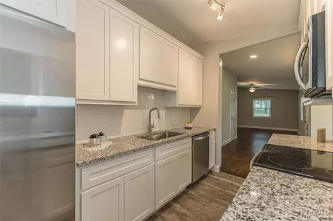 Kitchen - 250 Sunset Dr, Ballwin, MO 63011 photo 3 of 3