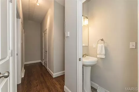Entry Way - 250 Sunset Dr, Ballwin, MO 63011 photo 1 of 1