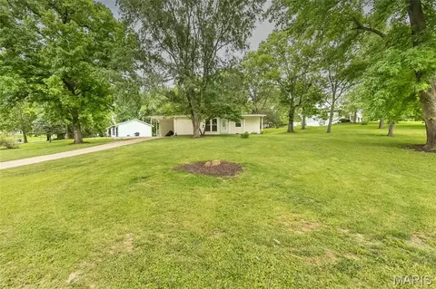 Exterior - 250 Sunset Dr, Ballwin, MO 63011 photo 2 of 6