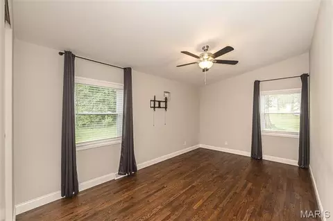 Bedroom - 250 Sunset Dr, Ballwin, MO 63011 photo 5 of 7