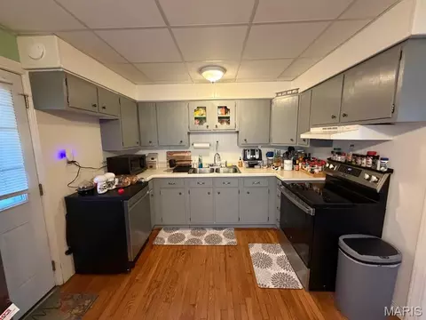 Kitchen - 64 Rose Ct, Rolla, MO 65401 photo 2 of 2