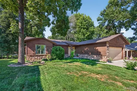 854 Meadowview Ln, Columbia, IL 62236