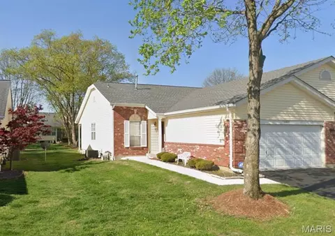16054 Rose Wreath Ln, Florissant, MO 63034