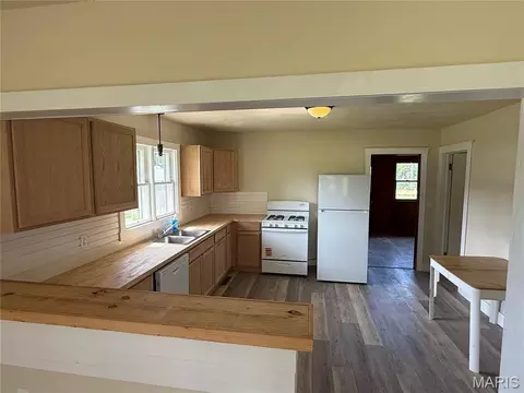 Kitchen - 519 E Walnut St, Perry, MO 63462 photo 1 of 1