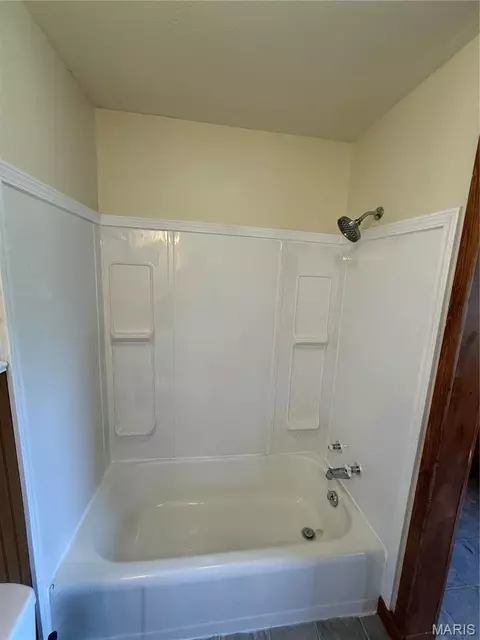 Bath - 519 E Walnut St, Perry, MO 63462 photo 3 of 3