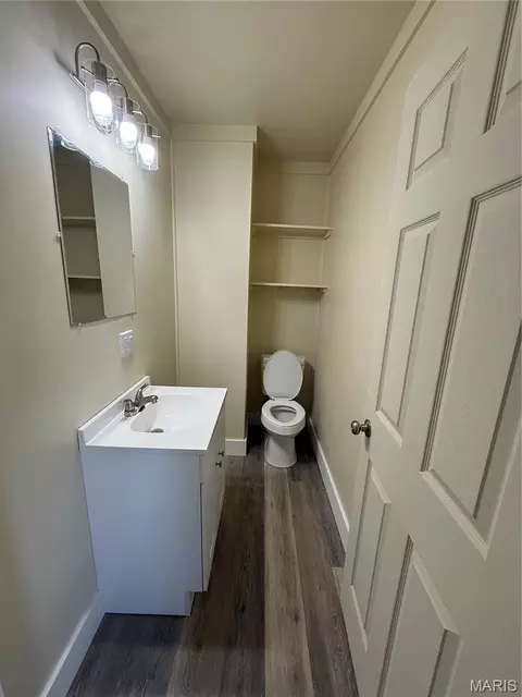 Bath - 519 E Walnut St, Perry, MO 63462 photo 1 of 3