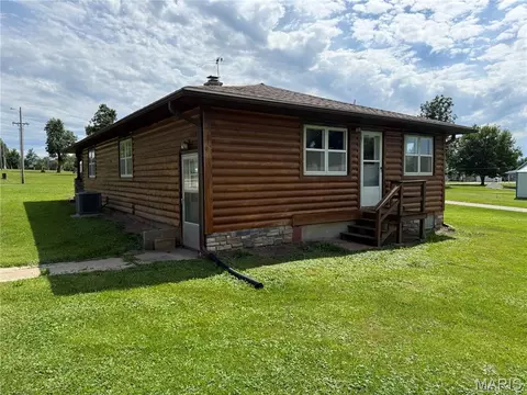 Other - 519 E Walnut St, Perry, MO 63462 photo 2 of 13