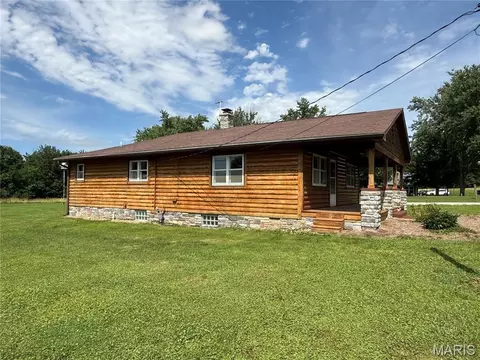 Exterior - 519 E Walnut St, Perry, MO 63462 photo 1 of 4