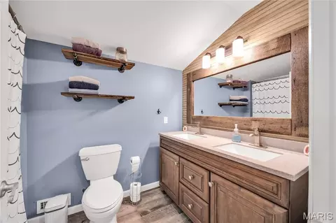 Bath - 332 Stark Blvd, Hermann, MO 65041 photo 2 of 2