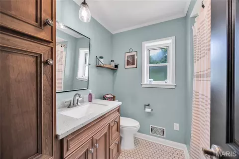 Bath - 332 Stark Blvd, Hermann, MO 65041 photo 1 of 2