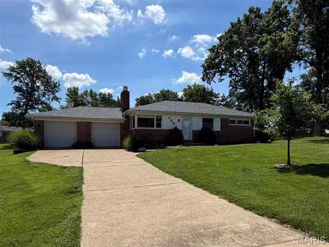 4684 Venarde Dr, Saint Louis, MO 63128