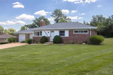 4684 Venarde Dr, Saint Louis, MO 63128