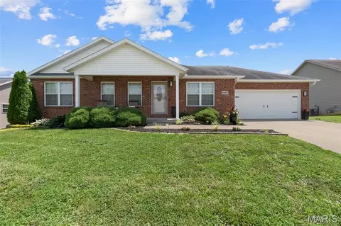 1647 Voyager Ct, Jackson, MO 63755